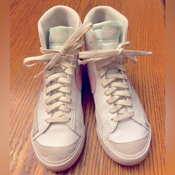 Nike blazers - Picture 2 of 2